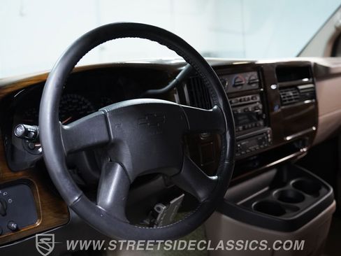 Used 2007 Chevrolet Express 1500 w/ Preferred Equipment Group RWD image 31