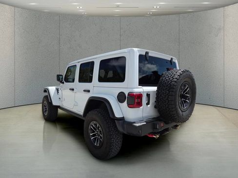 Used 2025 Jeep Wrangler Unlimited Rubicon AWD/4WD image 7