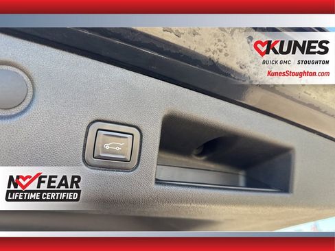 Used 2020 Chevrolet Equinox LT w/ Midnight Edition image 20