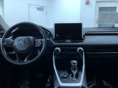 Certified 2025 Toyota RAV4 LE AWD/4WD image 17