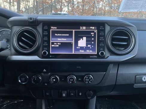 Used 2020 Toyota Tacoma 4x4 Double Cab image 7