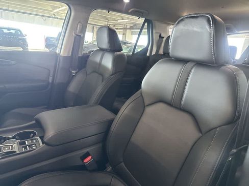 Used 2025 Honda Pilot EX-L image 13