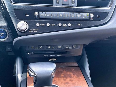 Used 2022 Lexus ES 300h w/ Accessory Package 2 image 11