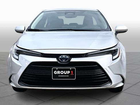 Used 2025 Toyota Corolla LE image 4