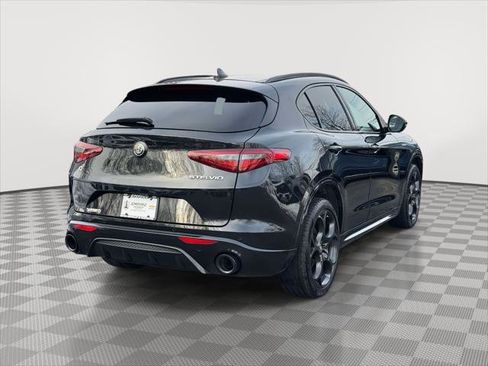 Used 2023 Alfa Romeo Stelvio Veloce image 7