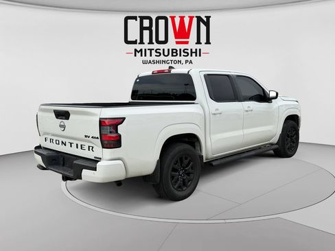 Used 2023 Nissan Frontier SV w/ Midnight Edition Package AWD/4WD image 3