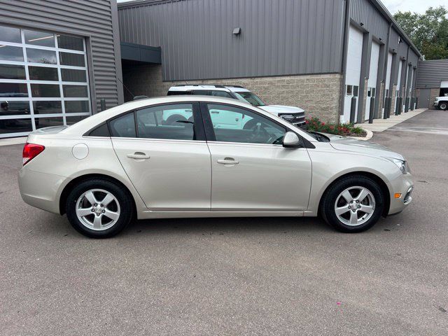 Used 2016 Chevrolet Cruze LT FWD image 4