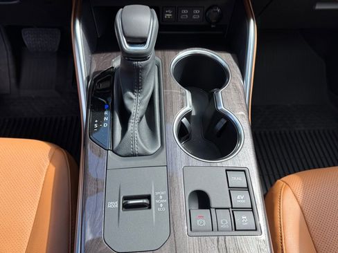 New 2026 Toyota Highlander Platinum image 26