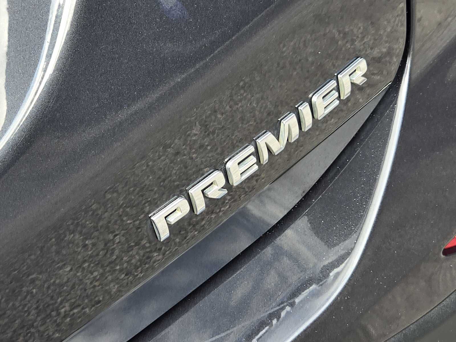 Used 2022 Chevrolet Equinox Premier FWD image 11