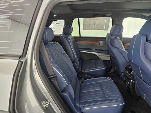 New 2026 Cadillac Vistiq Premium Luxury w/ LPO, Floor Liner Package image 14