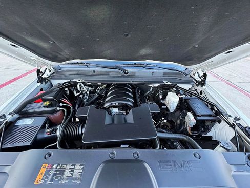 Used 2019 GMC Yukon XL SLE image 12