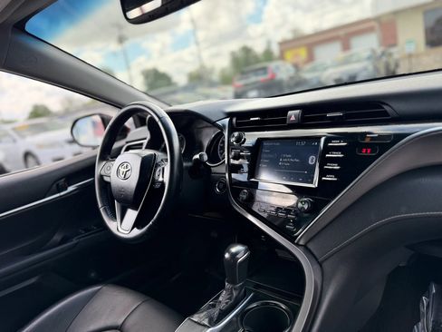 Used 2018 Toyota Camry SE w/ Convenience Package FWD image 34