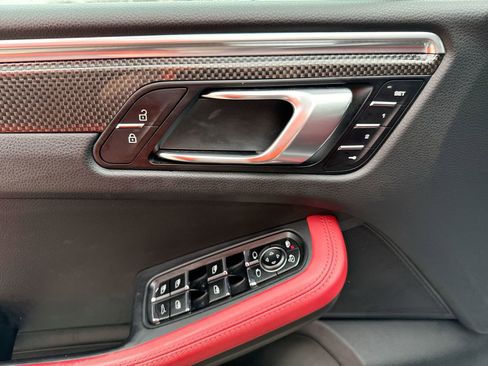 Used 2021 Porsche Macan Premium Plus w/ Premium Package Plus image 15