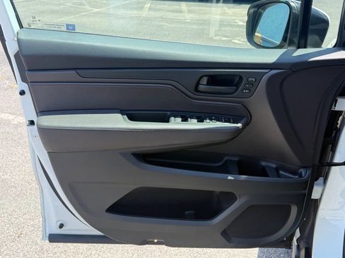 Used 2018 Honda Odyssey EX-L image 11