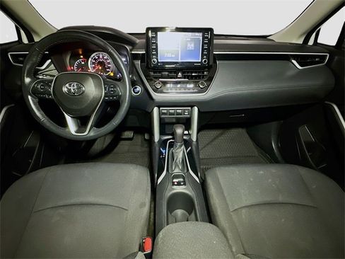 Certified 2022 Toyota Corolla Cross LE image 22