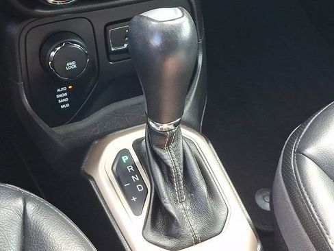 Used 2016 Jeep Renegade Limited AWD/4WD image 11
