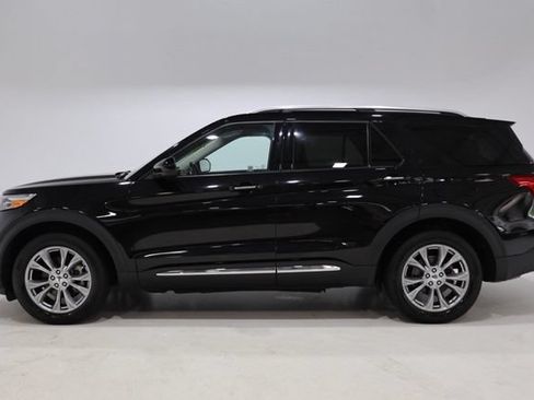 Used 2023 Ford Explorer Limited AWD/4WD image 4