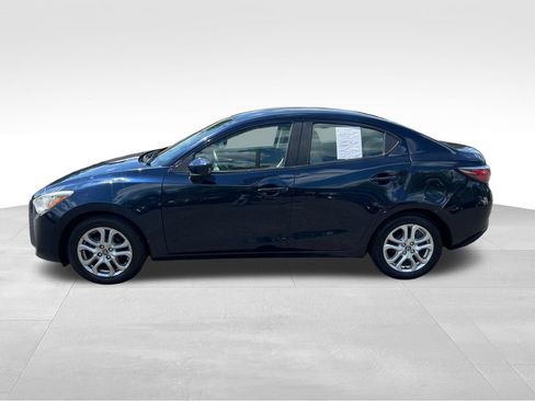 Used 2017 Toyota Yaris iA FWD image 5