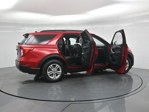 Certified 2021 Ford Explorer XLT image 4