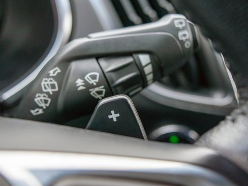 Used 2018 Ford Edge Titanium image 16