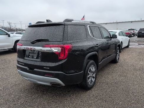 Used 2023 GMC Acadia SLT w/ GMC Pro Grade Package image 3