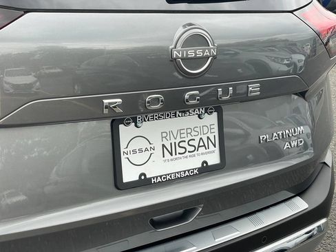 Certified 2023 Nissan Rogue Platinum w/ Platinum Premium Package AWD/4WD image 32