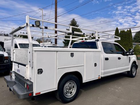 Used 2018 Ford F250 XL w/ Power Equipment Group RWD image 5
