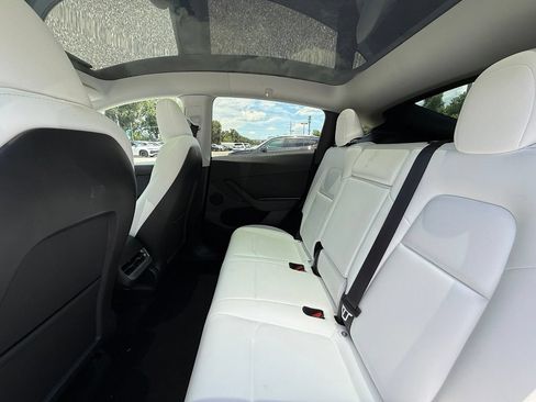 Used 2024 Tesla Model Y Long Range AWD/4WD image 16