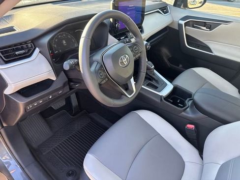 Used 2025 Toyota RAV4 XLE Premium image 19