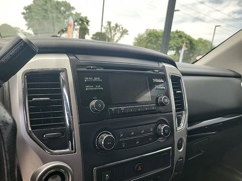 Used 2017 Nissan Titan SV AWD/4WD image 25