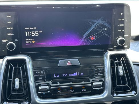 Certified 2023 Kia Sorento SX FWD image 32