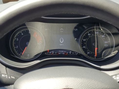 Used 2022 Jeep Cherokee Limited AWD/4WD image 11