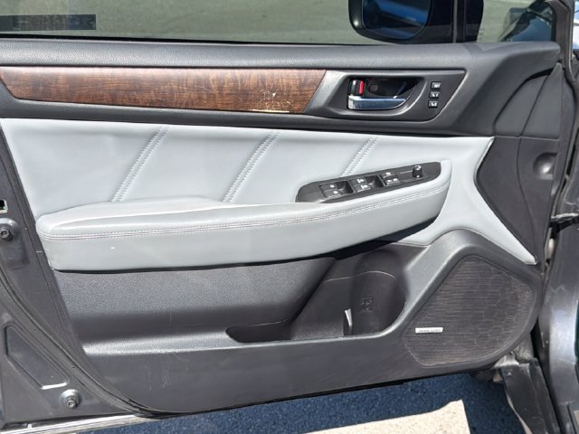 Used 2018 Subaru Outback 2.5i Limited AWD/4WD image 16