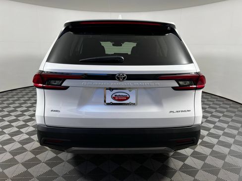 Certified 2025 Toyota Grand Highlander AWD image 6