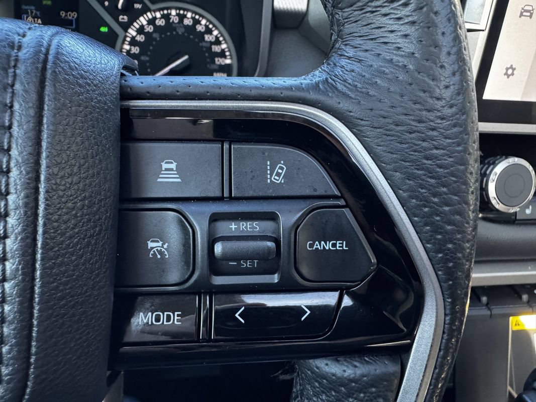 Used 2022 Toyota Tundra Limited AWD/4WD image 15