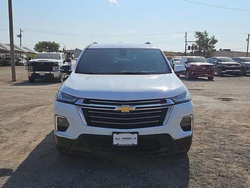 Used 2023 Chevrolet Traverse LT FWD image 3