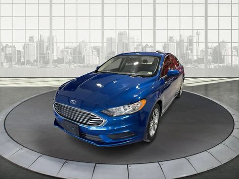 Used 2017 Ford Fusion SE w/ Fusion SE Technology Package image 7