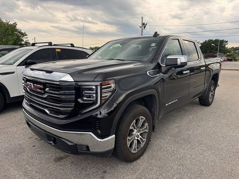 Used 2025 GMC Sierra 1500 SLT AWD/4WD image 10