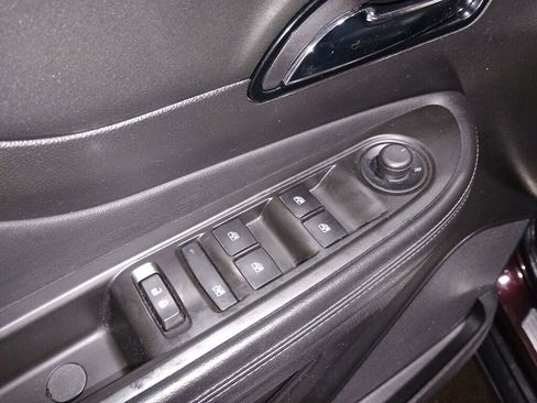 Used 2018 Buick Encore Preferred image 7