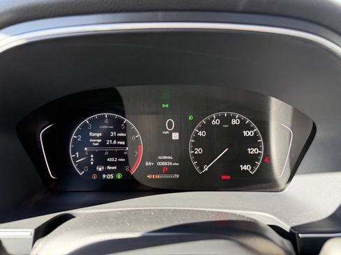 Used 2025 Honda Pilot Touring image 17