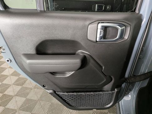 New 2026 Jeep Gladiator Rubicon w/ Safety Group AWD/4WD image 26