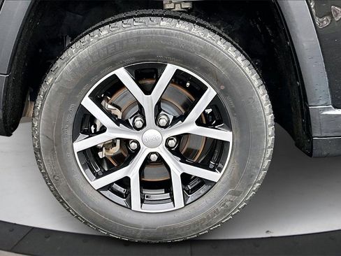 Certified 2024 Jeep Grand Cherokee L Limited w/ Luxury Tech Group II image 37