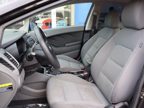 Used 2017 Kia Forte LX image 10