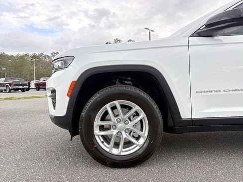 New 2026 Jeep Grand Cherokee Laredo AWD/4WD image 10