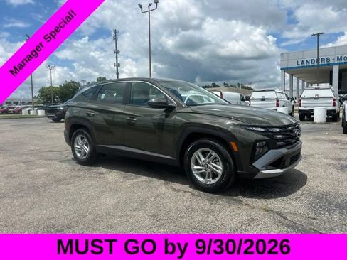 Used 2025 Hyundai Tucson SE FWD image 1