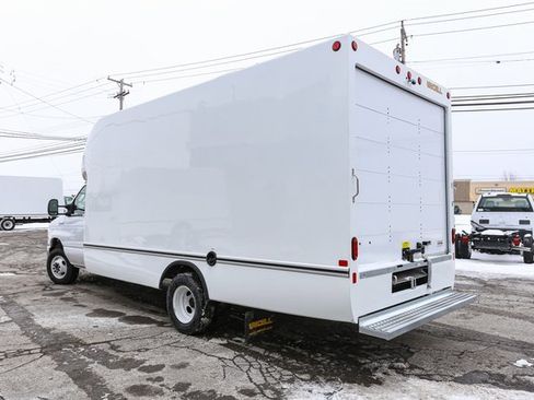 New 2026 Ford E-450 and Econoline 450 Super Duty w/ Power Equipment Group image 8
