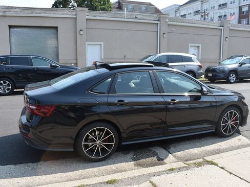 Used 2025 Volkswagen Jetta GLI Autobahn FWD image 5