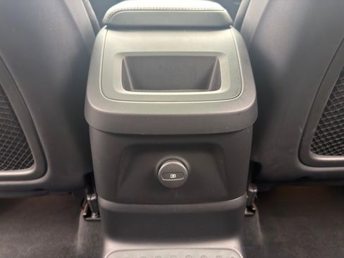 Used 2022 Volvo XC60 T8 Inscription w/ Advanced Package image 37