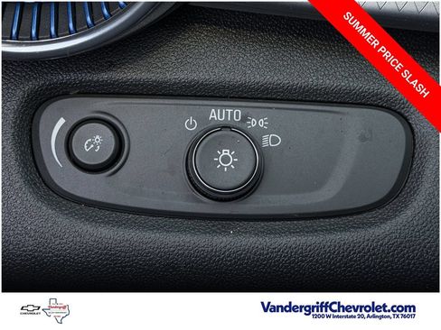 Used 2025 Chevrolet Trax LT w/ Driver Confidence Package FWD image 20