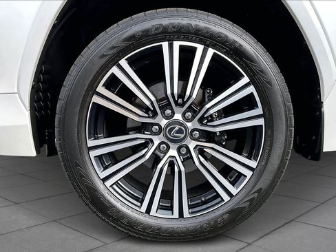 Used 2024 Lexus LX 600 4WD w/ Luxury Package image 11